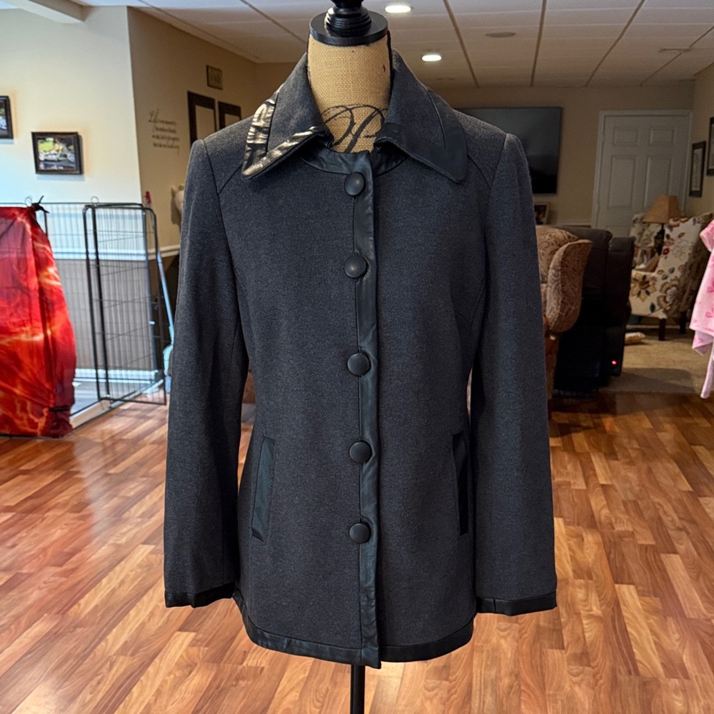 INC International Concepts size medium fitted gray and black button up jacket